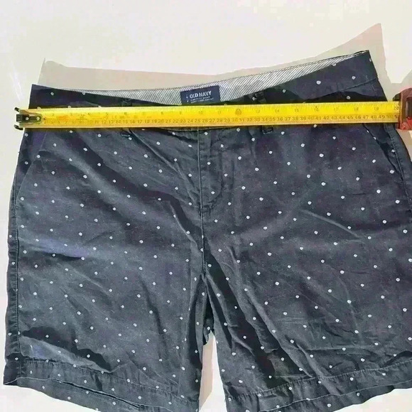 Old Navy Polka Dot Shorts - Picture 3 of 8